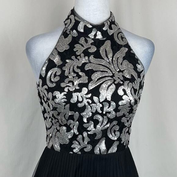 Xscape Black W Metallic Silver Sequins Pleated Event Occasion Dress NWOT Size 2 - Picture 3 of 13